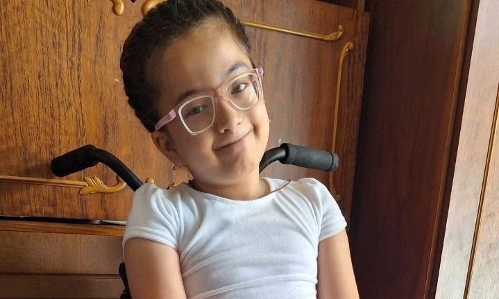 Ясмине необходима активная коляска для самостоятельного передвижения!