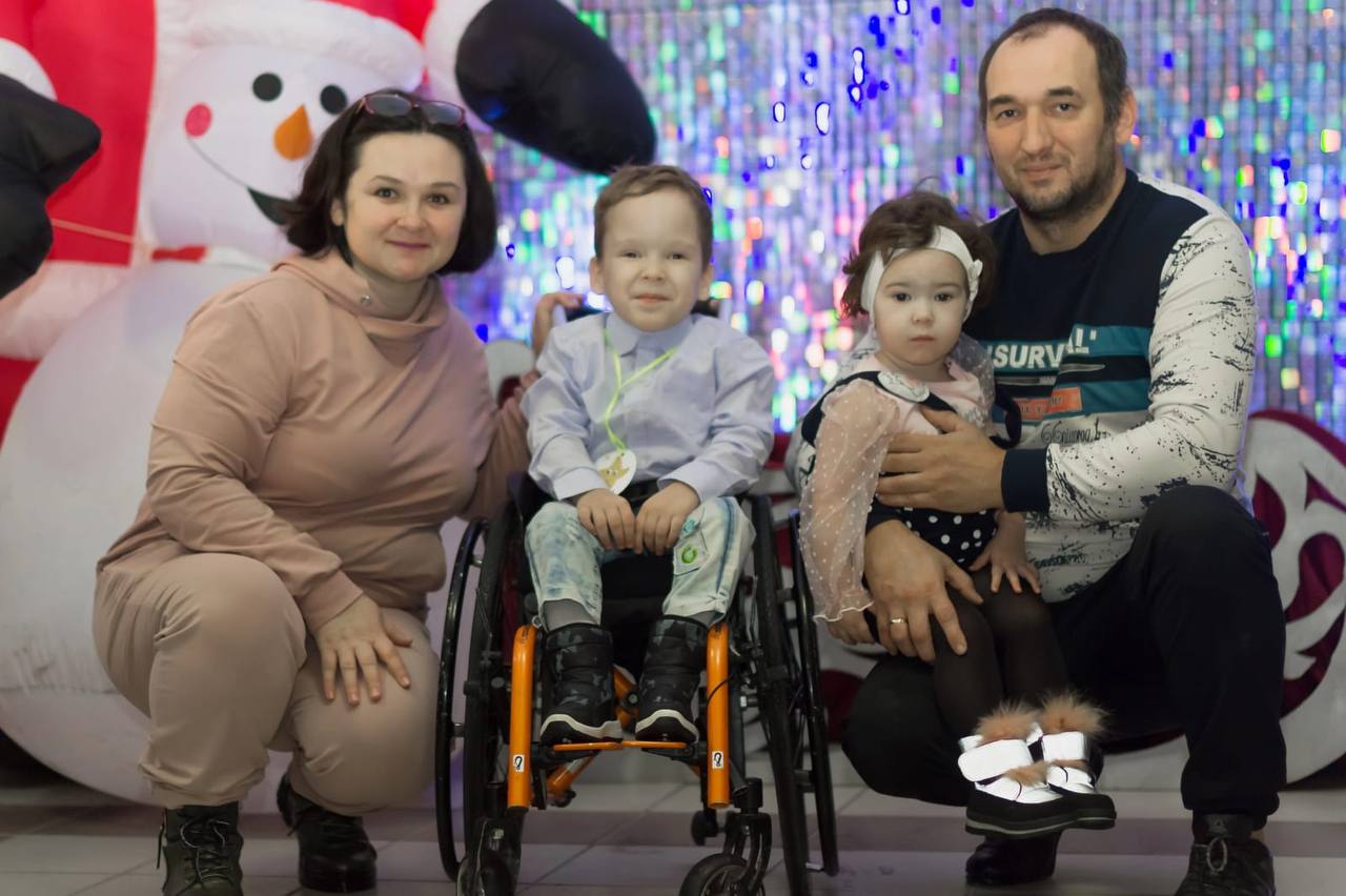 Пусть у Никитки для его удобства будет ещё одна коляска!