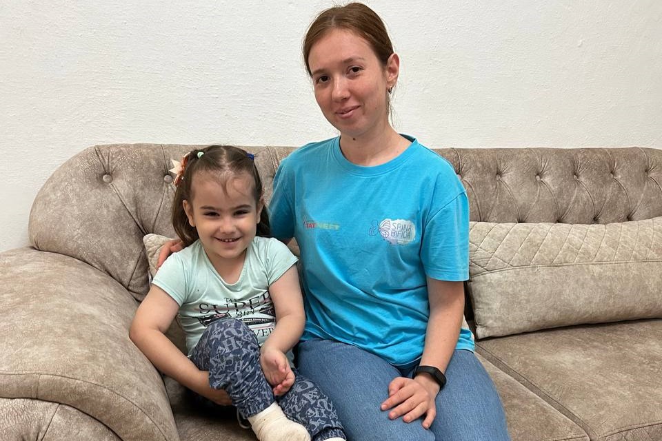 Чудесной Сафии необходимо приобрести активную коляску!